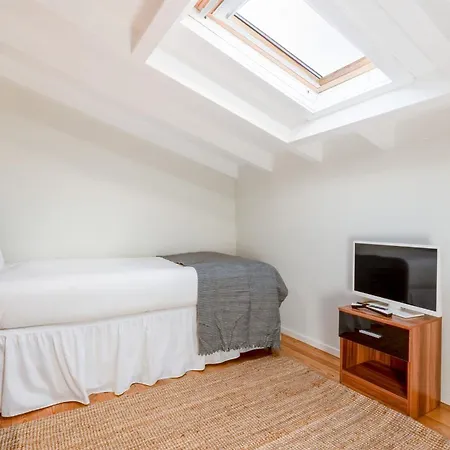 Charming And Comfy 3 Bdr House By Lovelystay * Barao de Sao Joao