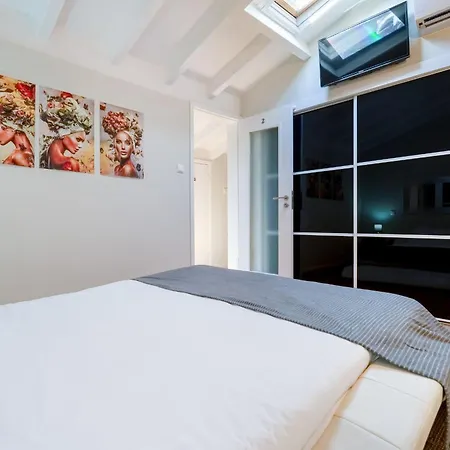 בית נופש Charming And Comfy 3 Bdr House By Lovelystay