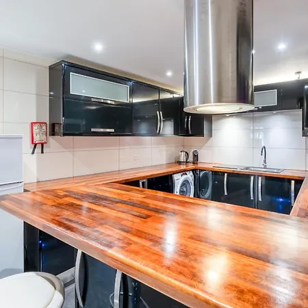 בית נופש Charming And Comfy 3 Bdr House By Lovelystay