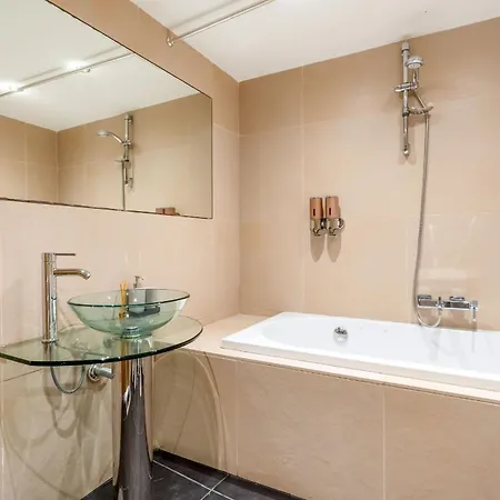 Charming And Comfy 3 Bdr House By Lovelystay בית נופש *